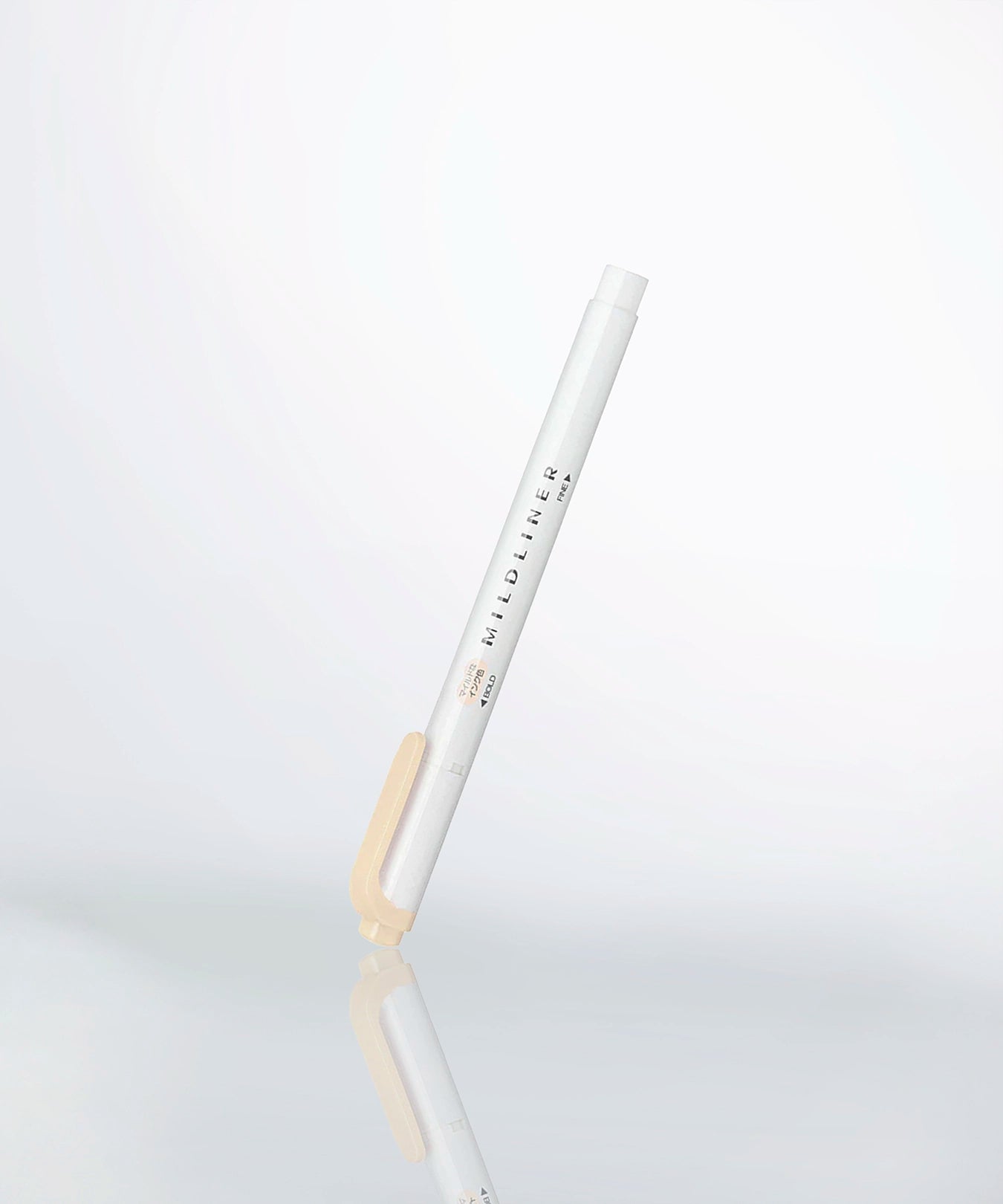 a zebra mildliner marker in cream